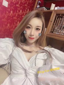 山东千佛山医院护士被网友调教成狗 舔足+饮尿视频流出