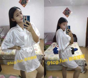 云盘泄密 极品人妻与老公裸聊被手机行老板无良流出