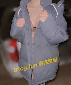 【重磅流出】姐姐的小飞棍最新作品 和姐姐在车上车震吞精 超刺激