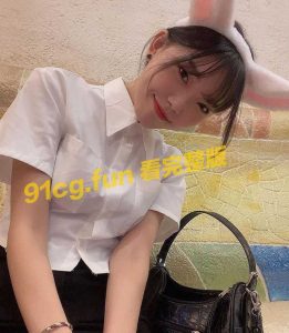 【重磅流出】气质兔牙人妻喝醉后化身痴女母狗极限口活后入激战