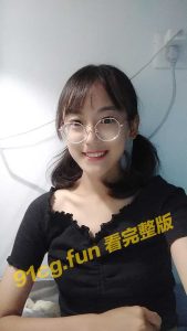 【精品流出】西安骚货大学生”程茹”宿舍抠逼酒店啪啪视频流出