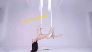 【经典独家】日月俱乐部 极品上流御姐”语梦”顶级裸体瑜伽