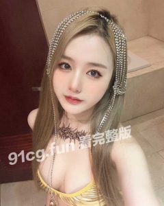 【云盘泄密】激!绝美Coser被摄影师浅规则后视频拿去卖钱