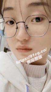 师生不伦！武汉女学生被教授洗脑下海为学分黑丝足交摩鸡小紧逼呻吟浪叫