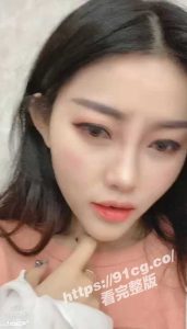 【国产独家】斗鱼美乳女王”阿离”土豪订制和福利视频