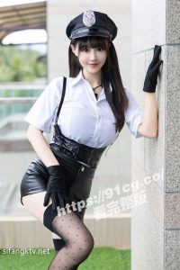 【国产流出】微博”朱可儿”制服女神的另一面 制服诱惑私拍