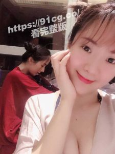 【国产流出】姐妹出游!看看风景操操逼!酒醉实录!