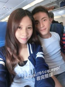 素人单亲妈OL”黄美琳”私密片遭恶意流出在「6岁儿子」旁裸插做爱