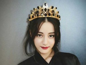 迪丽热巴走光事件