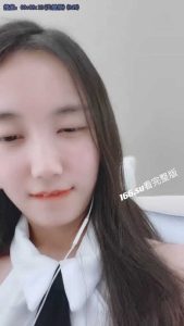 绿播清纯反差婊宁依纯土豪连模拟爱爱演技把钱赚