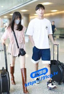 张恒出轨被抓包失控发疯 张恒被郑爽捉奸视频曝光 满地打滚撕衣服精神失常 网友：疑似嗑药