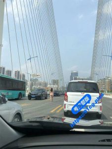 广东连爆裸奔事件～【男女双双】街头裸奔，是主人有什么新任务发布了吗？