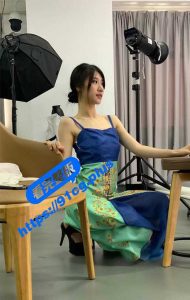 爵士舞女老师的人前幕后～女老师人前羞涩床上骚 二龙戏凤口含屌【极致反差 舒服！】