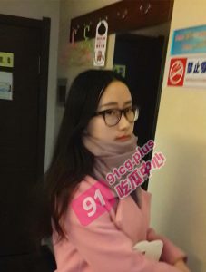 寄宿的表妹侯小雪背着男朋友与表哥乱伦！从来没想到 女人能骚成这样！【真实拍摄3分钟视频】