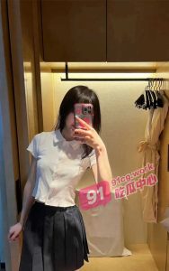 婚纱旅拍上海站 与精致未婚妻的深入沟通 落地窗前看着上海滩夜景奋力内射【高清无码超刺激】