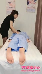 浴足店女主管诱骗新人小哥  制服诱惑 先来一个下马威！