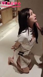 模特小娇妻的SM  平时高高在上的模特媳妇 下班后也有柔情的一面