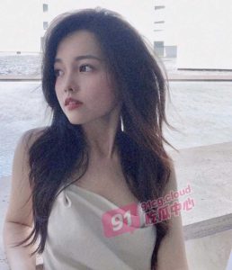 【三观崩坏】公费留美研究生韩冬微 甘愿沦为洋人小贱奴 视频被洋人疯狂炫耀 是有什么把柄被抓住了吗？