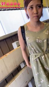 【品尝青涩人妻】素人连衣裙人妻少妇 站撸攻破太紧了