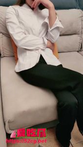 少女 职场潜规则 – 房地产市场下滑 现在流行买房送 “老婆” 了吗？ 太划算了！