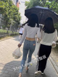 美腿女大生晚场兼职夜店DJ 被富少带去酒店开房