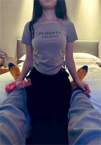 【爆干顶级大奶妹Naimei】爆干天然大奶妹Naimei，内容调教对白很丰富 ‘那我拿绳子绑你抡起来爆操，你喜欢吗？’