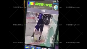 拉屎 憋不住了拉一裤子