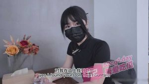 【娜娜出品必属精品】台北娜娜原档神作，美少女迷失森林沦为男人母狗！《清凉一夏1》
