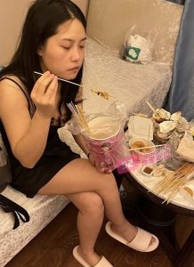 【SPA技师真美味】合肥已婚人妻技师 被pua大神一次按脚后拿下  带回家后操得呻吟不断  无懈可击。