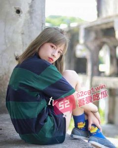 【我喜欢被塞满】台湾爱玩群p的小母狗，1v5大战台湾男生，直接被干到痉挛。