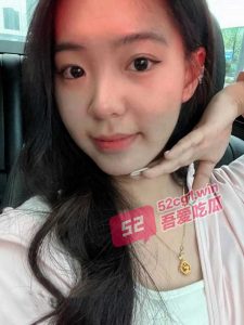 [你吃鸡的样子真可爱] 外表高冷可爱纯欲的御姐 私下十分反差 爱吃鸡巴爱吞精 粉嫩小穴被前男友曝光