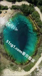 湖朝文武吱吱呜呜不敢说话，大声说出来，这像啥？