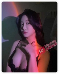 韩国极品女神eemiim的极致反差 雪白美乳 被草翻了还要调皮做表情也太可爱了