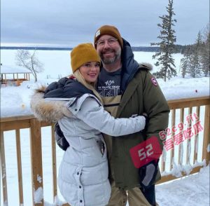 美国好莱坞影星 因出轨黑人玷污了丈夫家族 被曝光 让全世界看看荧幕后的黑奴母狗