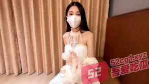 网黄女神锅锅酱  白丝萝莉发情时刻 一线天美鲍水超多律动抽插享受美妙内射