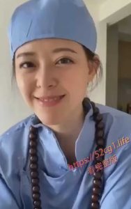 天！太炸裂了吧！灭绝师太吃大屌   淫语娇喘喊爸爸 师太你这样谁能受得了啊！