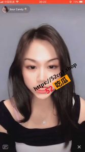 抖音高颜值小少妇 网红 candy 私下跟榜一1V1 裸聊自慰被泄密 其抖音已经注销