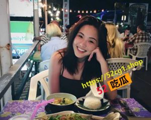 香港美女留学生 莜莜 背着未婚夫偷情约炮 给油腻男当小三 撅着屁股被情夫后入爆操