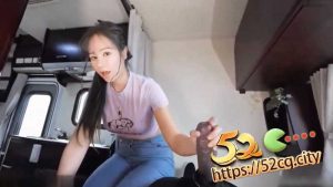 前凸后翘大美女 白天上野外房车 翘起极品蜜桃臀被又黑又粗的大肉棒无套输出内射 撸点爆满！