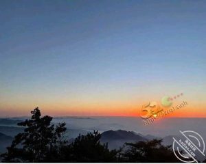 真实家庭乱伦 带高颜值姐姐夜爬泰山 看完日出日落后 回到酒店后趁着姐姐倒床就睡时机 操了姐姐！