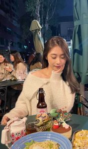 52吃瓜独家 广州校园女神 孟萌 被富二代调教成母狗 酒店遛狗 踩头踢逼 侮辱玩弄