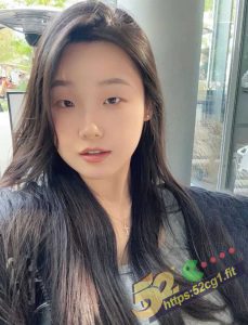 52吃瓜独家 抖音G奶反差母猪被前男友泄密 大奶子甩来甩去好像两个大西瓜 用来乳交一定爽死了！