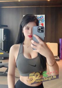 52吃瓜独家 深圳爆乳健身教练 李洁 被男学员酒店调教爆操深喉 打屁股的节奏 让人欲罢不能