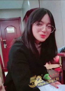 52吃瓜独家 强上贵阳极品颜值眼镜语文老师  越反抗越兴奋 插进去之后秒变荡妇 对白超刺激！