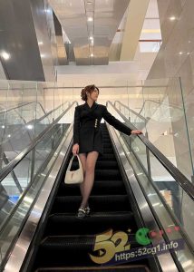 52吃瓜独家 极致SM调教 黑丝高跟鞋女神  变身淫荡母狗 情趣装 丝袜套头 扇耳光 喝主人圣水！