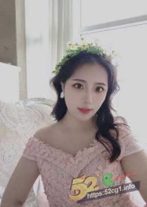 52吃瓜独家 河北保定市变态老公为找刺激将巨乳人妻  闫文晶 性爱私拍视频在网上分享给瓜友送福利！