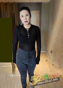 52吃瓜独家  大哥刚去世  风骚嫂子就被小叔子带到酒店 肉棒大力抽插 操得春光满面！