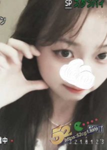 52吃瓜独家上海交通大学 学妹 宋诗雨  被金主调教成乖巧听话小母狗！身穿性感白丝自慰 甘愿成为男人的精盆！