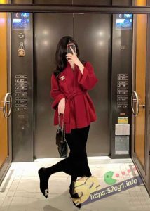 52吃瓜独家 女神级尤物 翘起屁股被肌肉男爆操 雪白牛奶肌肤加上性感翘臀 真是太刺激了！