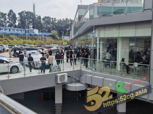 52吃瓜独家 小米汽车SU7出新款 雷军放大招 整治装逼粉丝 朋友圈SU7装逼车主 化身维权斗士